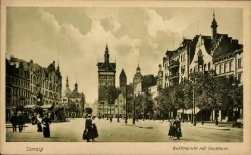 Ak Gdańsk Danzig, Kohlenmarkt mit Stockturm, historische Gebäude, Menschen auf der Straße