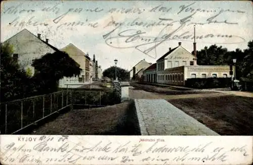 Ak Kyjov Gaya Südmähren, Postkarte aus  Nádražní tida, einfache Gebäude, begrünte Flächen