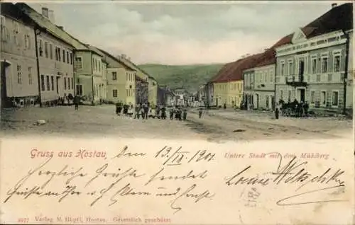 Ak Hostouň Hostau Reg. Pilsen, Gruss aus Kostau, untere Stadt mit Mühlberg, Straßenansicht, Ve...