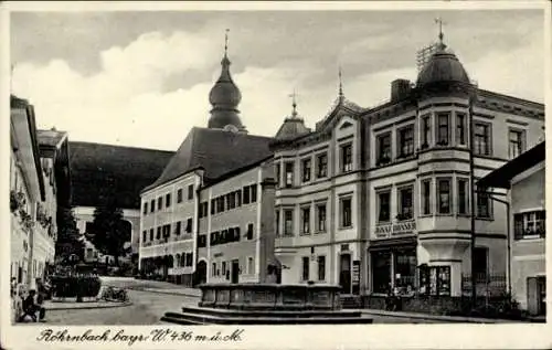 Ak Röhrnbach in Niederbayern, Historische Gebäude, schöner Brunnen, bayrische Architektur