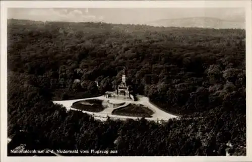 Ak Rüdesheim am Rhein, Niederwald Nationaldenkmal, Fliegeraufnahme