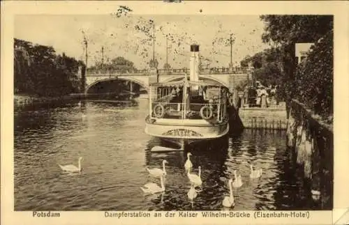 Ak Potsdam, Dampferstation an der Kaiser Wilhelm-Brücke, Eisenbahn-Hotel