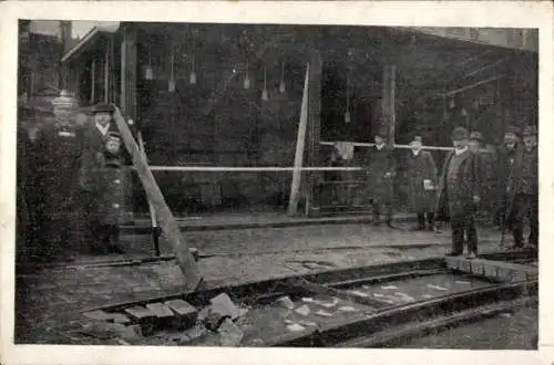Ak Nürnberg in Mittelfranken, Hochwasser 4.-5. Februar 1909, Ecke Hauptmarkt und Tuchgasse