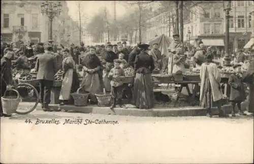 Ak Bruxelles Brüssel, Marché Sainte Catherine, Belebter Marktplatz