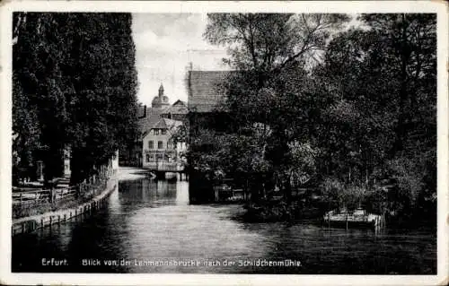 Ak Erfurt in Thüringen, Blick von der Lehmannsbrýecke nach der Schildchenmühle