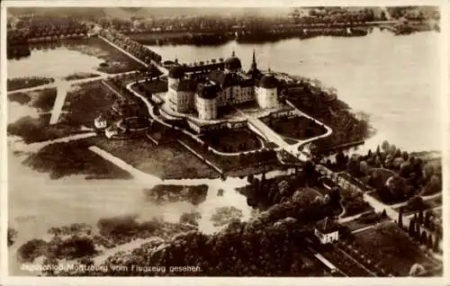 Ak Moritzburg in Sachsen, Jagdschloss, Fliegeraufnahme