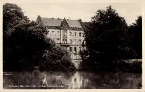 Ak Friedrichroda im Thüringer Wald, Vorderansicht von Schloss Reinhardsbrunn