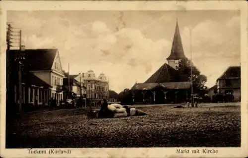 Ak Tukums Tuckum Lettland, Partie am Markt mit Kirche, Kurland