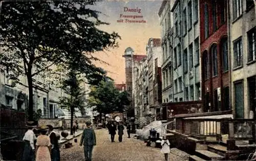 Ak Gdańsk Danzig, Frauengasse mit Sternwarte, belebte Straße, historische Gebäude, Bäume