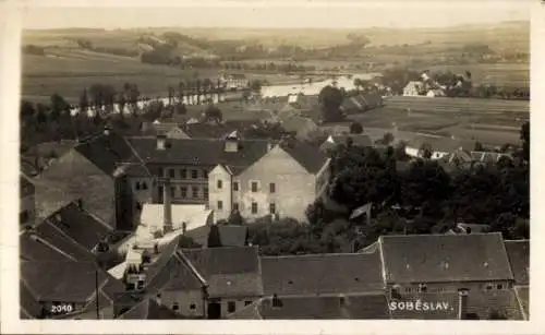 Ak Soběslav Sobieslau Südmähren, Historische Stadtansicht, Häuser, Flusslauf, Landschaft