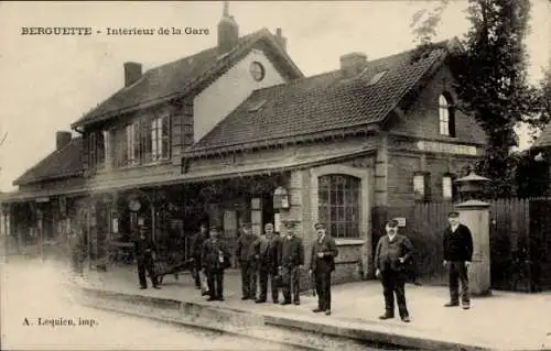 Ak Berguette Pas de Calais, Bahnhof, Bahnsteig