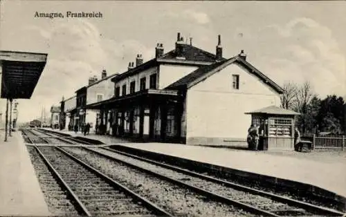 Ak Amagne Ardennes, Partie am Bahnhof