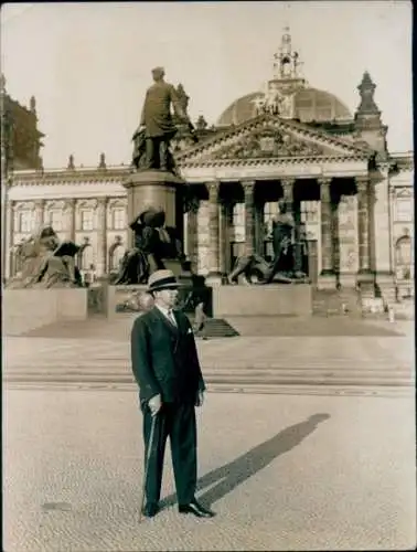 Foto Sir Hubert Wilkins, amerikanischer Polarforscher in Berlin