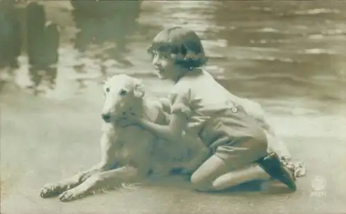 Ak Mädchen mit Windhund