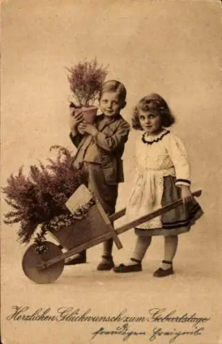 Ak Glückwunsch Geburtstag, Kinder, Schubkarre, Blumen