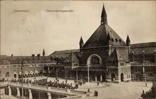 Ak København Kopenhagen Dänemark, Blick auf den Hauptbahnhof, Straßenseite