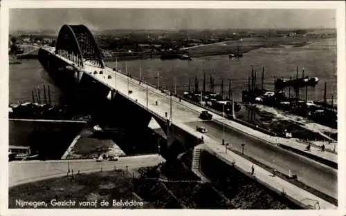 Ak Nijmegen Gelderland, Blick auf die Stadt Nijmegen von der Belvédère aus, im Vordergrund ein...