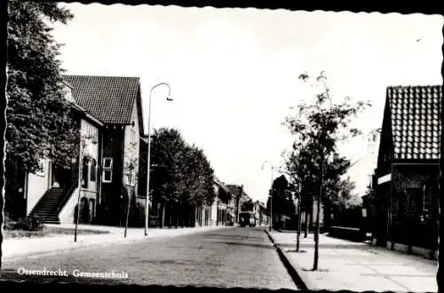 Ak Ossendrecht Nordbrabant, Gemeentehuis, Straßenpartie, Bus