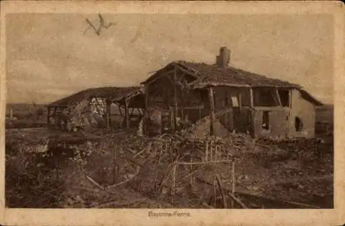 Ak Bayonne Pyrénées Atlantiques, zerstörte Farm