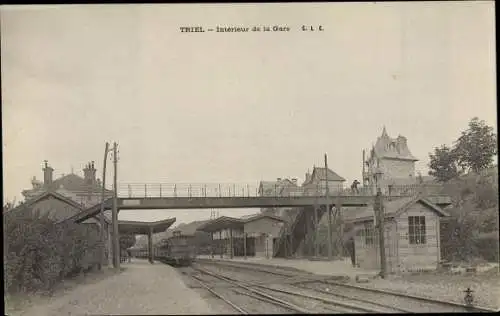 Ak Triel sur Seine Yvelines, Interieur de la Gare, Brücke, Bahnhof, Eisenbahn