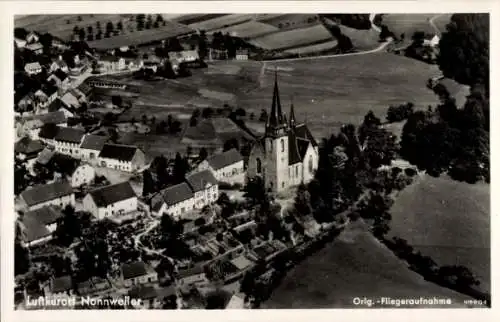 Ak Nonnweiler im Saarland, Blick auf den Ort, Kirche, Fliegeraufnahme