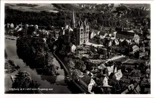 Ak Limburg an der Lahn in Hessen, Blick auf den Limburger Dom u. Altstadt, Vogelperspektive