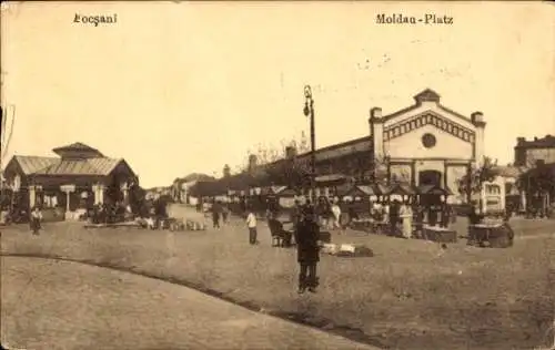 Ak Focșani Fokschan Rumänien, Moldau Platz, Marktstände