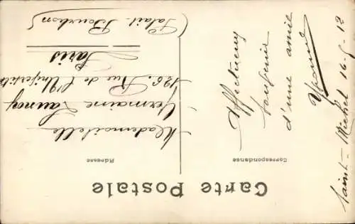 Ak junge Frau mit einem Federhut