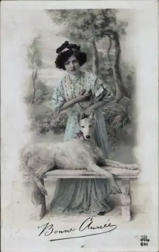 Ak Junge Frau mit Hund, Windhund, Portrait