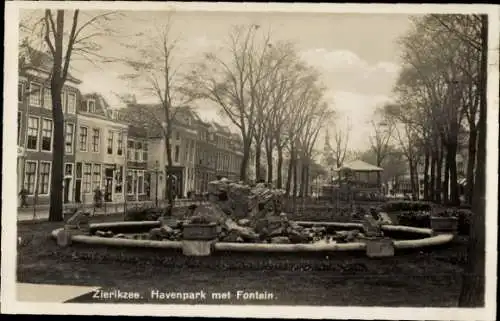 Ak Zierikzee Zeeland, Zierikzee. Havenpark met Fontein.