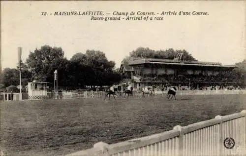 Ak Maisons Laffitte Yvelines, Pferderennbahn, Zuschauertribüne