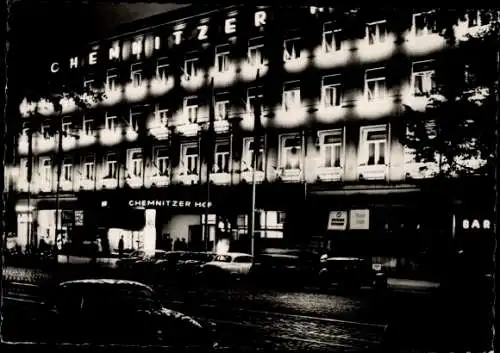 Ak Karl Marx Stadt Chemnitz, Hotel Chemnitzer Hof, Nachtbeleuchtung