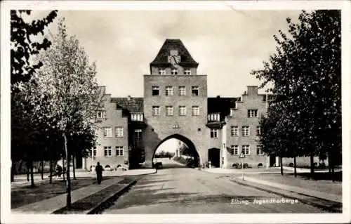 Ak Elbląg Elbing Westpreußen, Jugendherberge, historisches Gebäude, Bäume, Straße