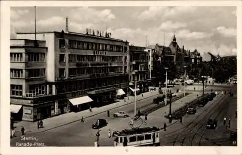 Ak Szczecin Stettin Pommern, Straßenbahn am Paradeplatz, UFA Palast, DEFAKA