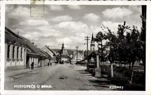 Ak Hustopeče Auspitz Südmähren, Straßenansicht