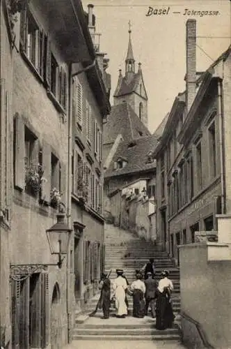 Ak Basel Stadt Schweiz, Straße, Menschen, Kirche, Treppen, historische Architektur
