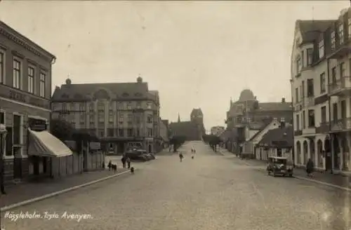 Ak Hässleholm Schweden,  1:sta Avenyen, Berks Hotel, Straßenansicht