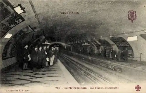 Ak Paris, Metropolitain, Une Station souterrain