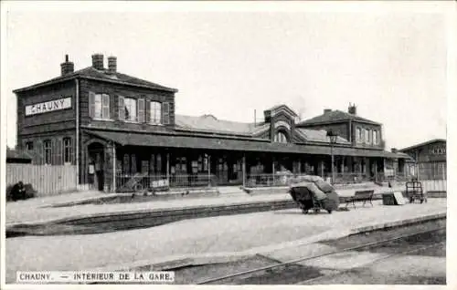 Ak Chauny Aisne, Bahnhof Gleisseite