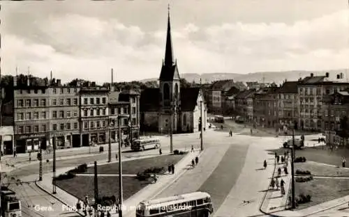 Ak Gera in Thüringen, Platz der Republik mit Trinitatiskirche, Bus