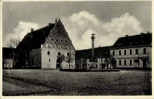 Ak Trzcińsko Zdroj Schönfließ Neumark Ostbrandenburg, Marktplatz, Rathaus, Kriegerdenkmal