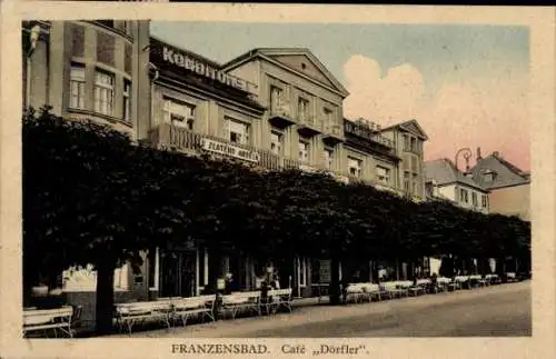 Ak Františkovy Lázně Franzensbad Region Karlsbad, Café Dörfler, Gebäude mit Terrassen, Strasse...