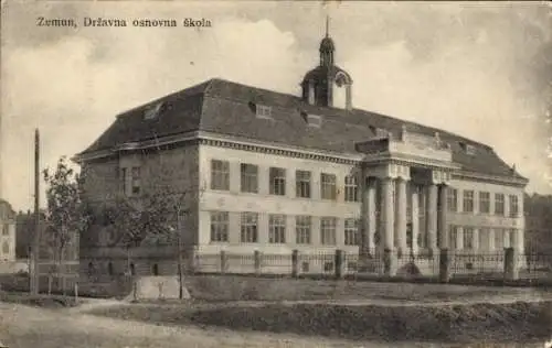 Ak Zemun Semlin Beograd Belgrad Serbien,  Državna osnovna škola, historisches Gebäude, Postkarte