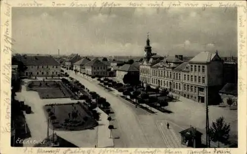 Ak Čelákovice Tschelakowitz Mittelböhmen, Vogelschau, Straßenpartie