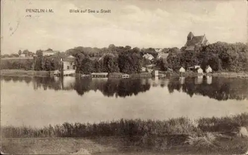 Ak Penzlin in Mecklenburg, Blick auf See und Stadt