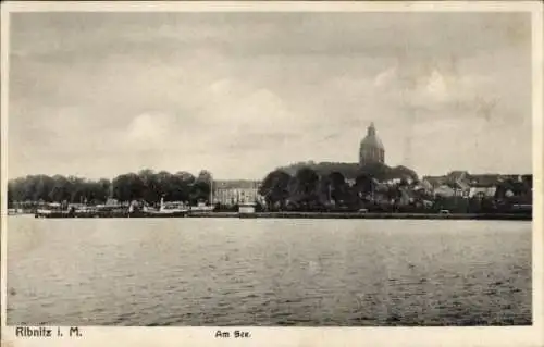 Ak Ribnitz Damgarten in Mecklenburg Vorpommern, Blick auf Ribnitz, See, Bäume, Gebäude, Kuppel...