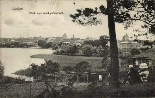 Ak Lychen in der Uckermark, Stadtansicht, Blick vom Markgrafenbusch, Wasser, Bäume, Wäscheleinen