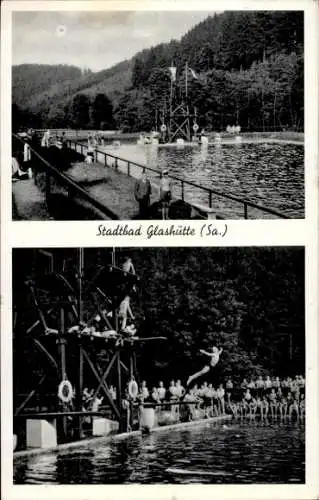 Ak Glashütte in Sachsen, Stadtbad  Schwimmer, Sprungturm, Zuschauer, Waldgebiet