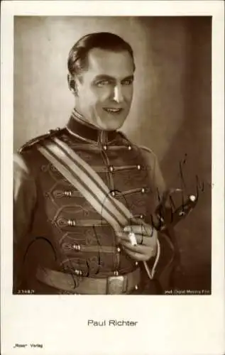 Ak Schauspieler Paul Richter, Portrait in Uniform, Zigarette, Autogramm