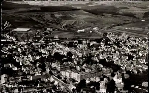 Ak Trossingen Baden Württemberg, Fliegeraufnahme der Stadt